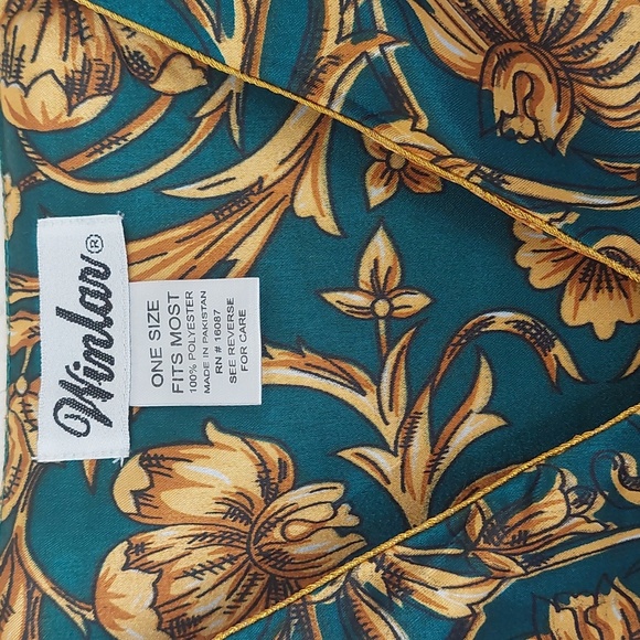 Winlar robe NWT - Picture 2 of 7